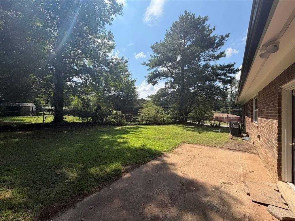 1633 Slate Rd - Photo 3 of 14