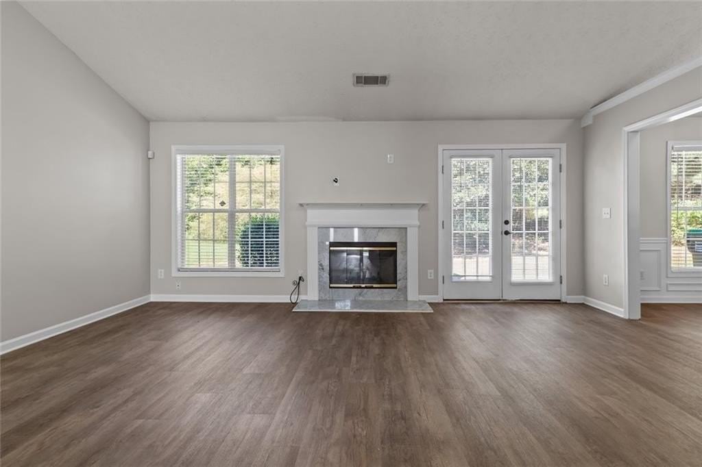 3160 Victoria Park Dr - Photo 5 of 36