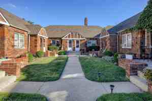featured image of 4178 Cass St