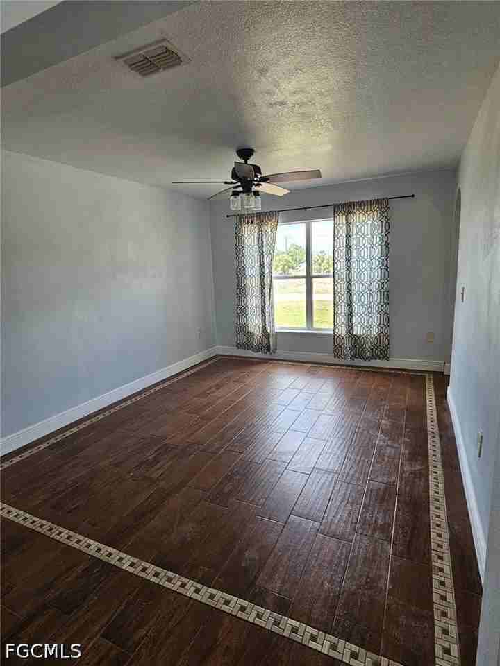 2412 King Ave N - Photo 4 of 25