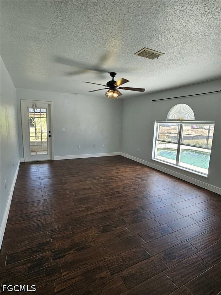 2412 King Ave N - Photo 7 of 25