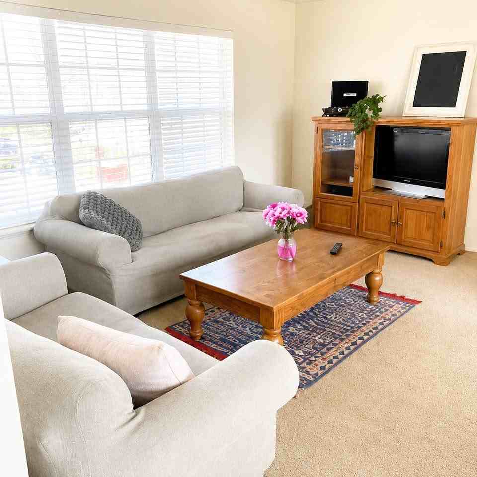 466 N 400 E - Photo 2 of 12
