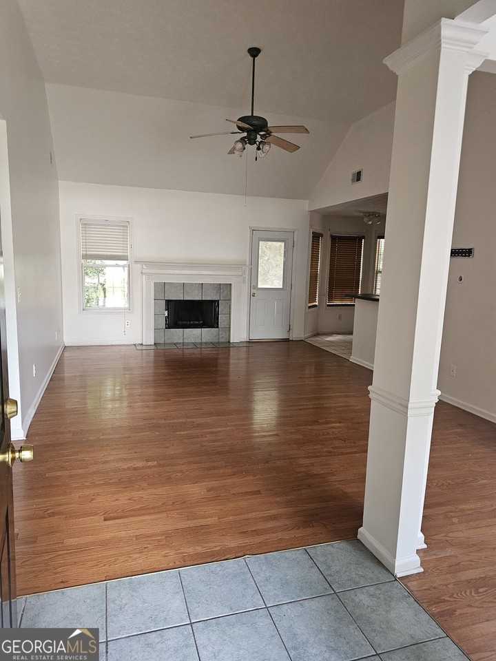 40 Summerwood Ln - Photo 4 of 37