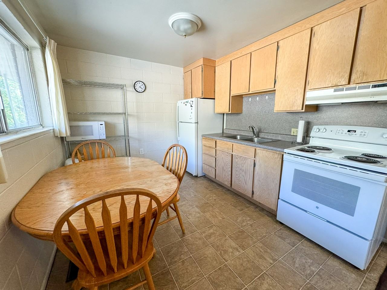 813 E 820 N #1SHARED1 - Photo 2 of 28