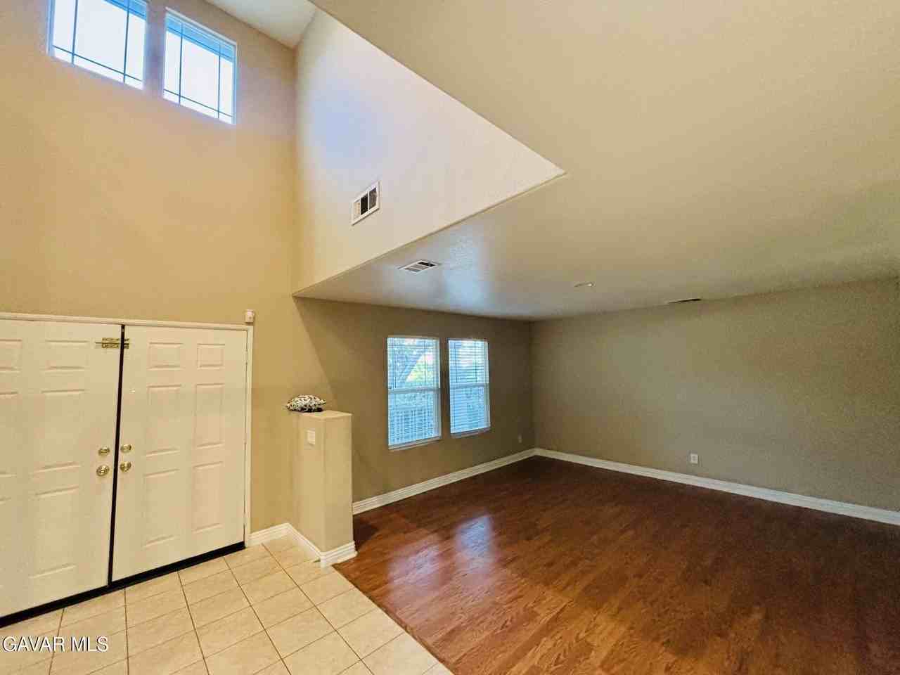 2064 W Avenue K6 - Photo 3 of 46