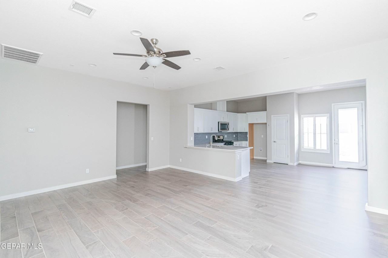 10608 Hidden Palm Pl - Photo 2 of 36