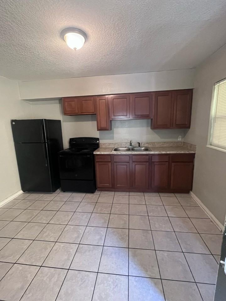 3818 Almeda St #223 - Photo 2 of 11