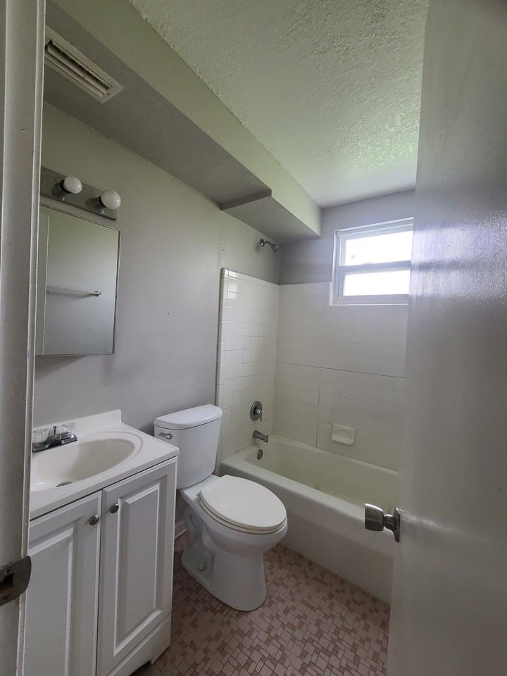 3818 Almeda St #223 - Photo 7 of 11