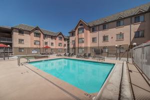 featured image of 850 N University Ave