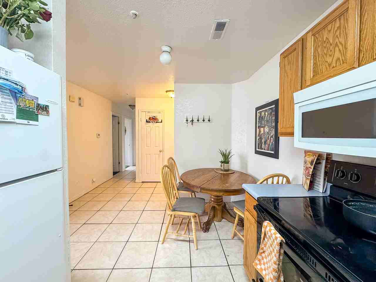 850 N University Ave - Photo 5 of 46