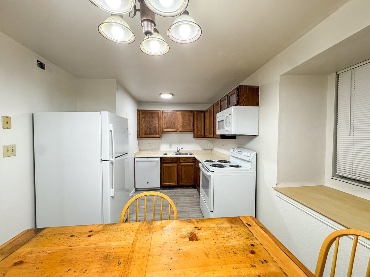 728 W 1720 N - Photo 7 of 29
