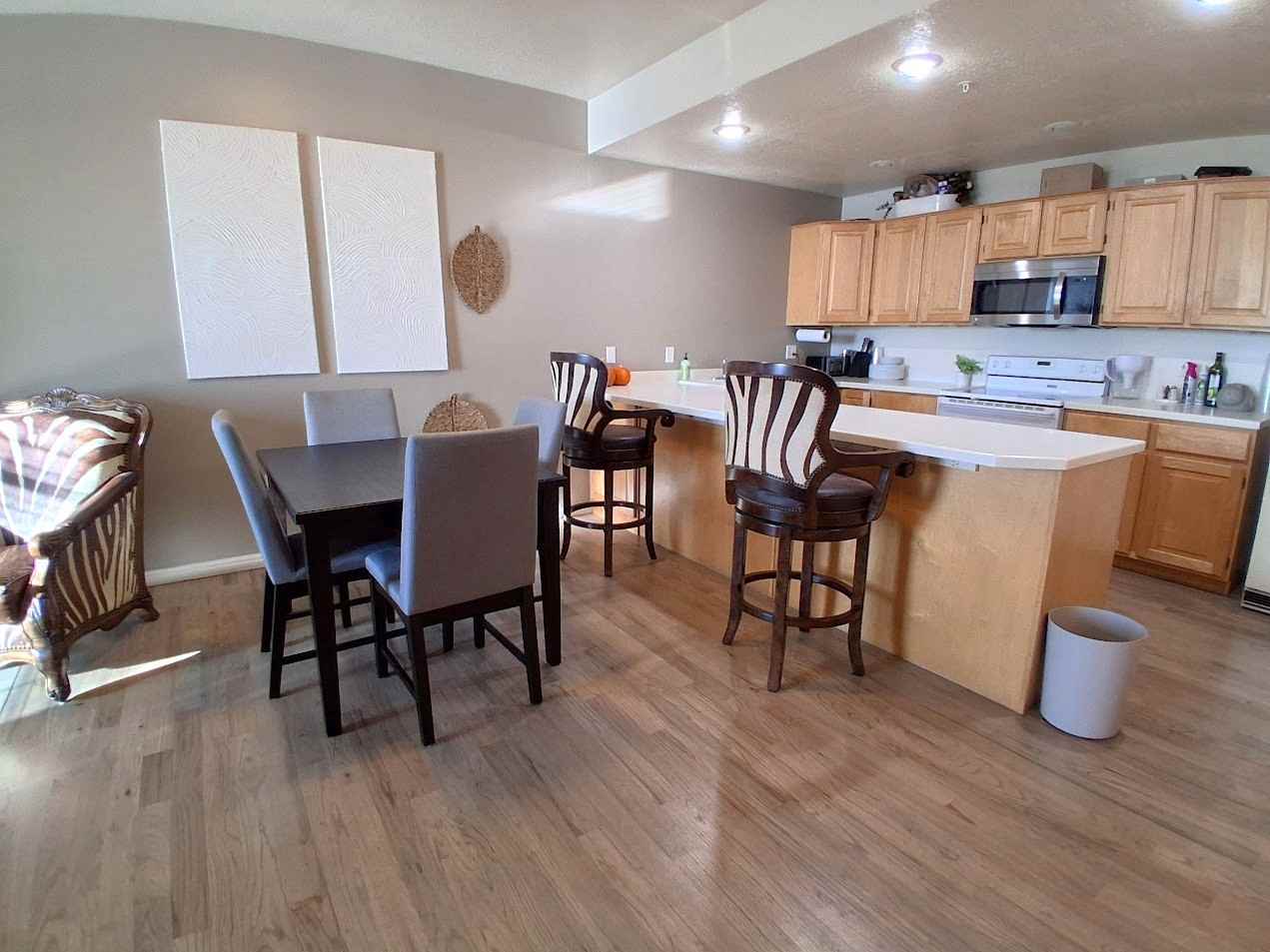 609 N Seven Peaks Blvd - Photo 2 of 28