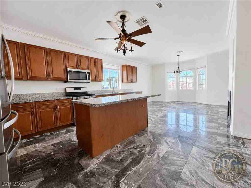 764 Benedict Dr - Photo 6 of 38
