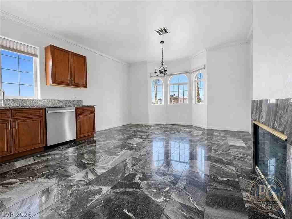 764 Benedict Dr - Photo 7 of 38