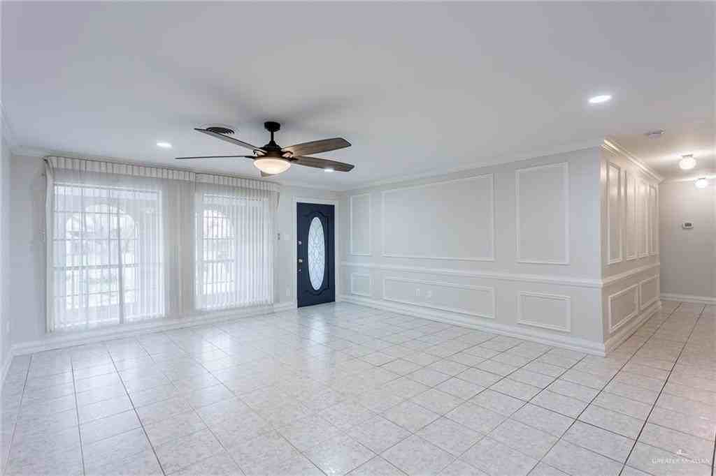 1613 Tulip Ave - Photo 2 of 15