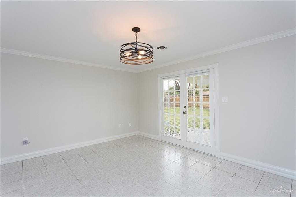 1613 Tulip Ave - Photo 4 of 15