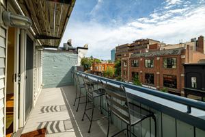 featured image of 217 E Washington St