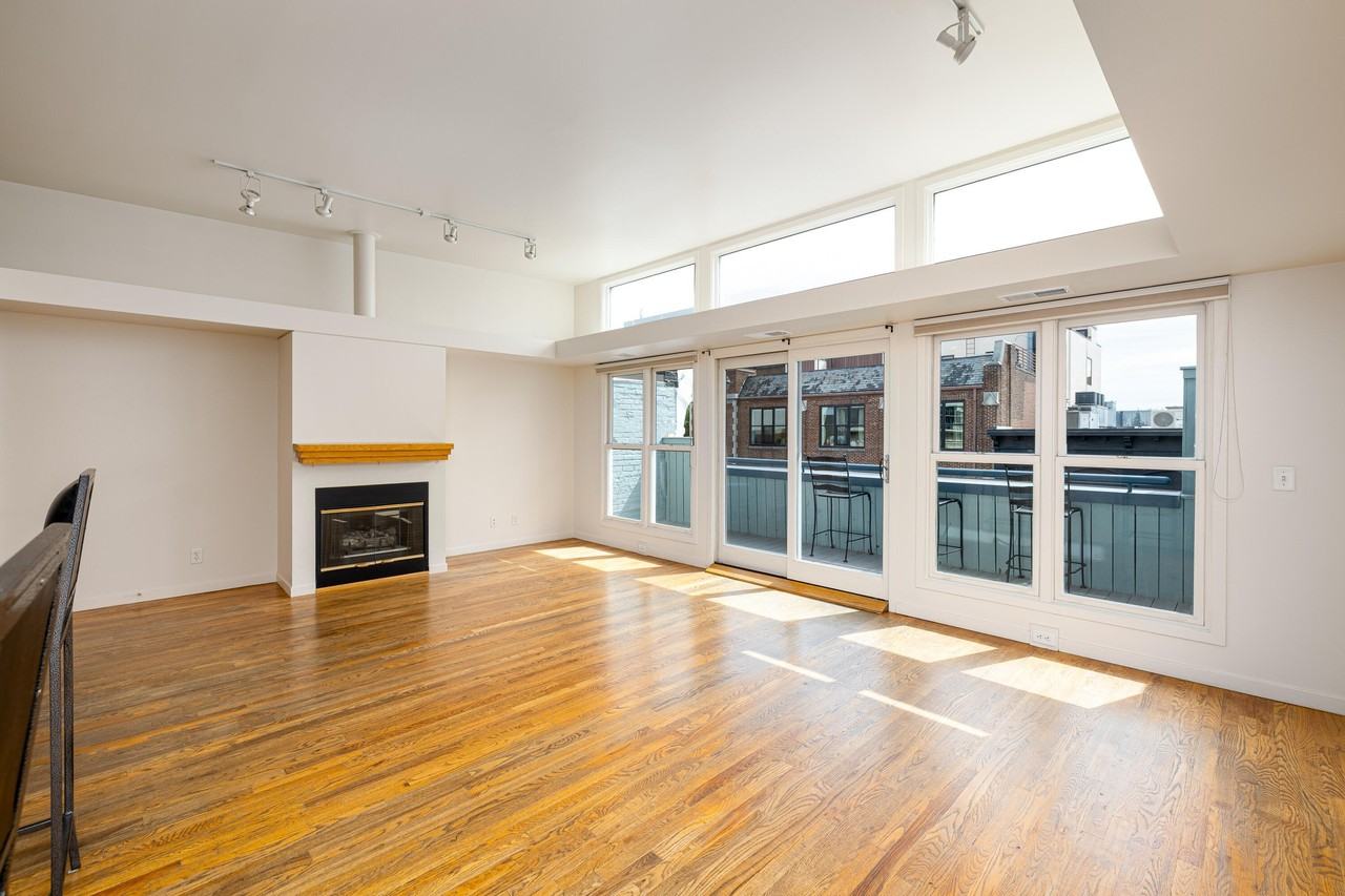 217 E Washington St - Photo 3 of 18