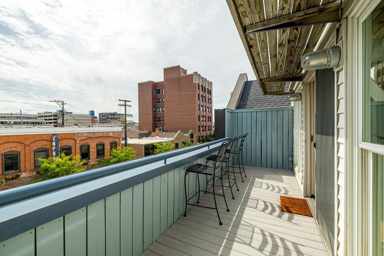 217 E Washington St - Photo 6 of 18