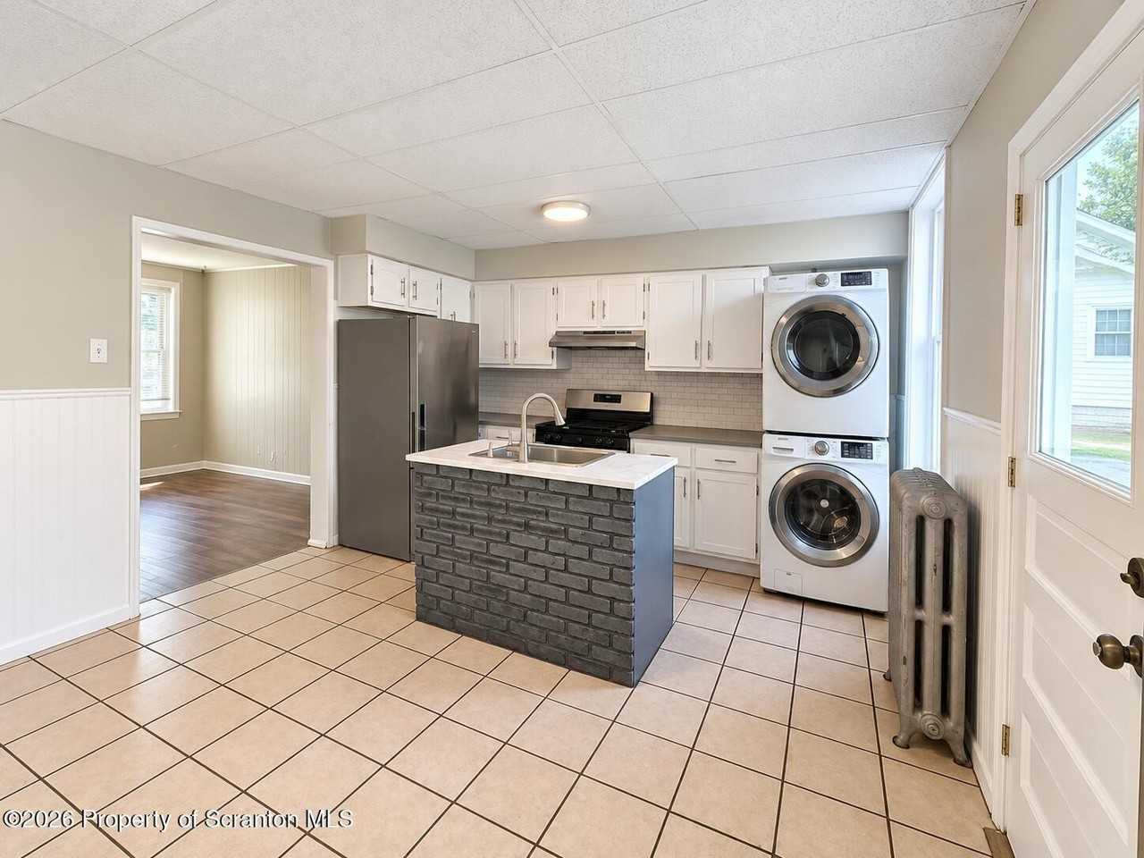 28 E Columbus Ave #LEFT - Photo 5 of 11