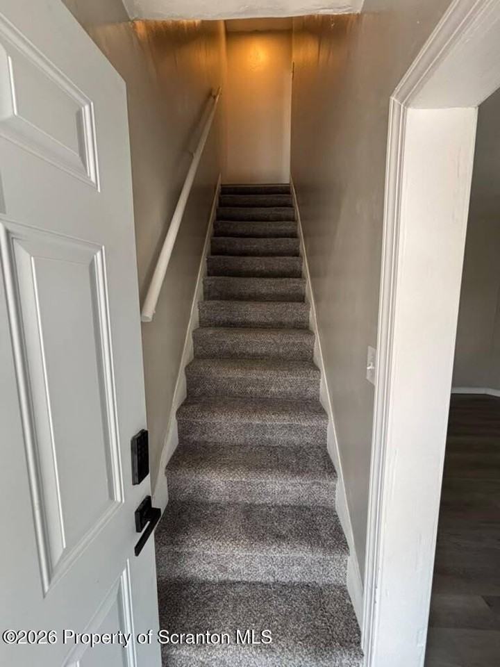 13 Amity Ct #F - Photo 2 of 24