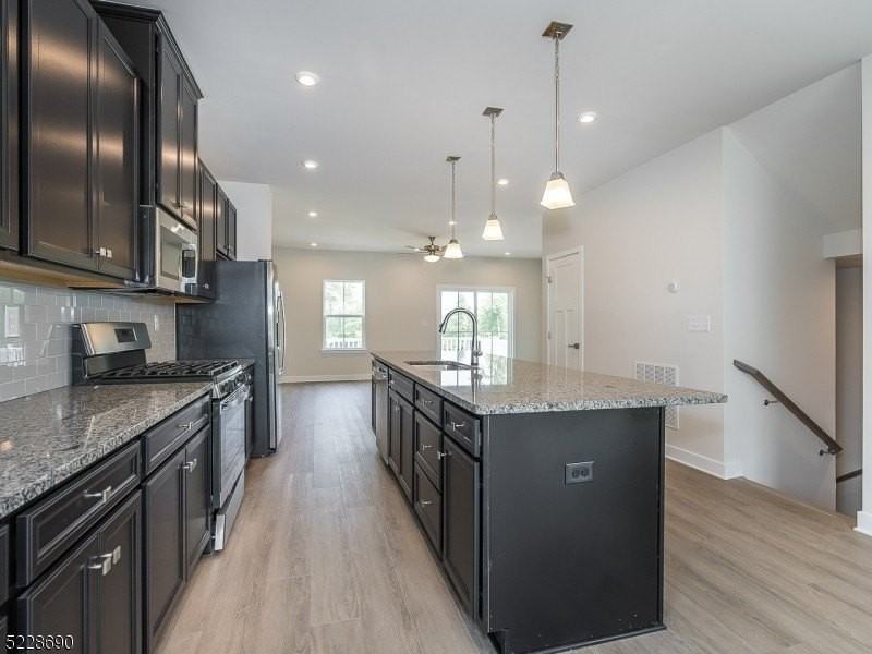 31 Force Dr - Photo 5 of 24