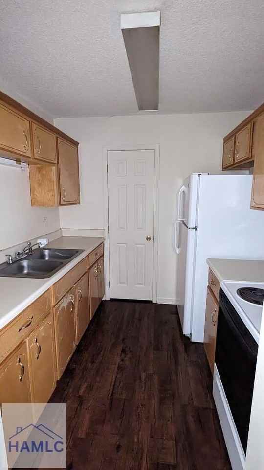 134 Rolland St Apt 10 - Photo 4 of 7