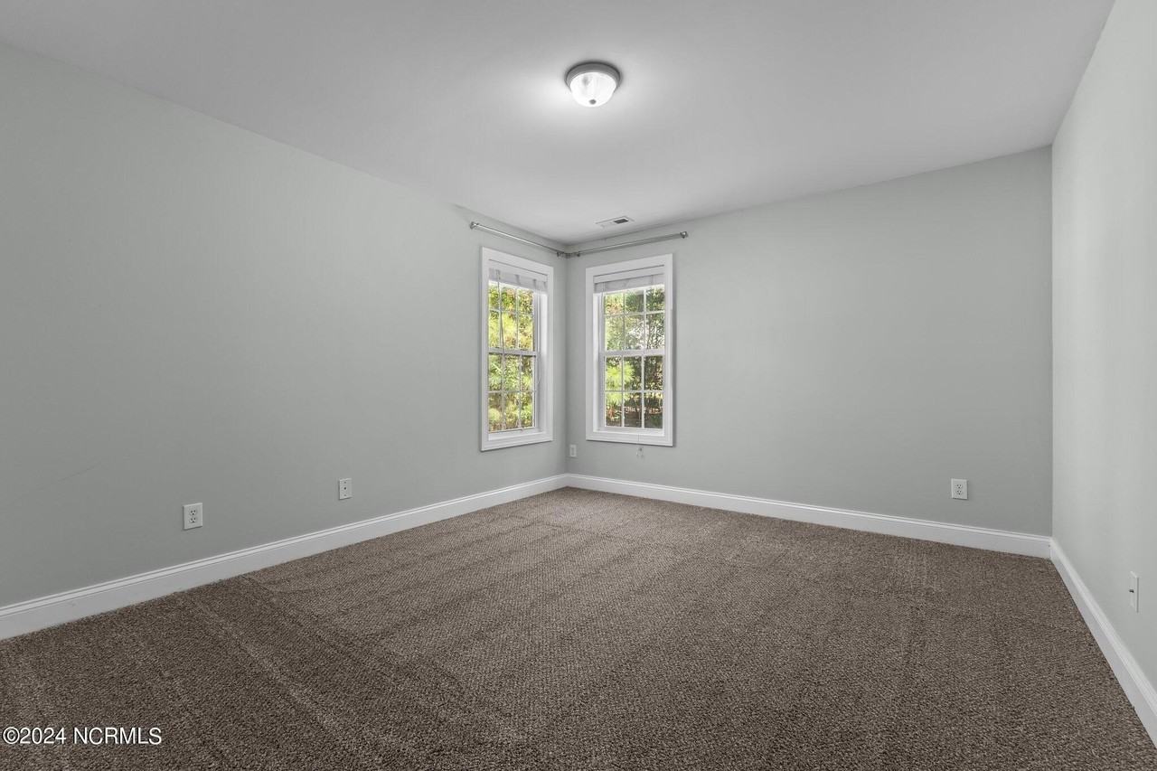 75 Riviera Ln - Photo 5 of 39