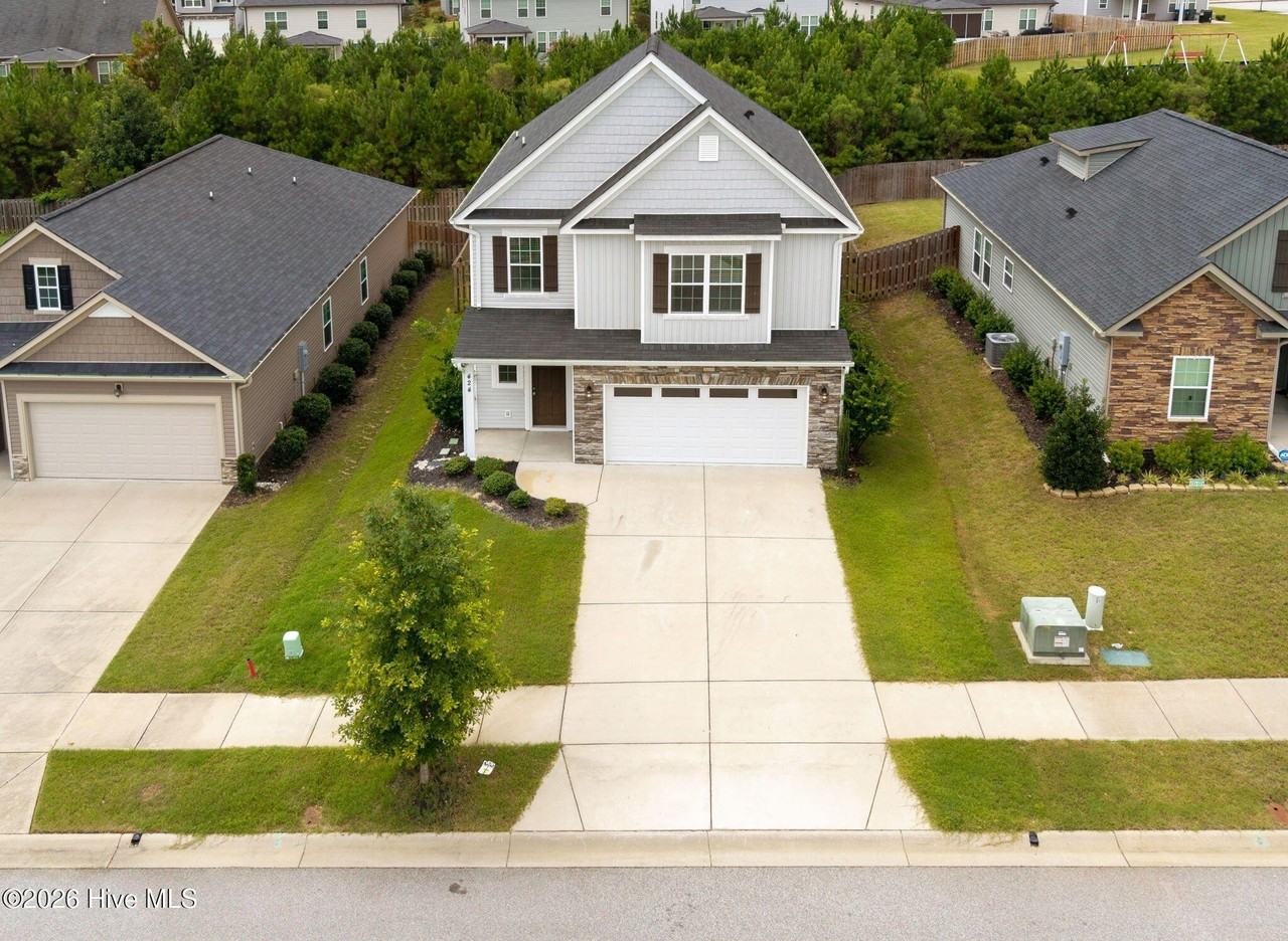 424 Arrowwood Dr - Photo 4 of 49