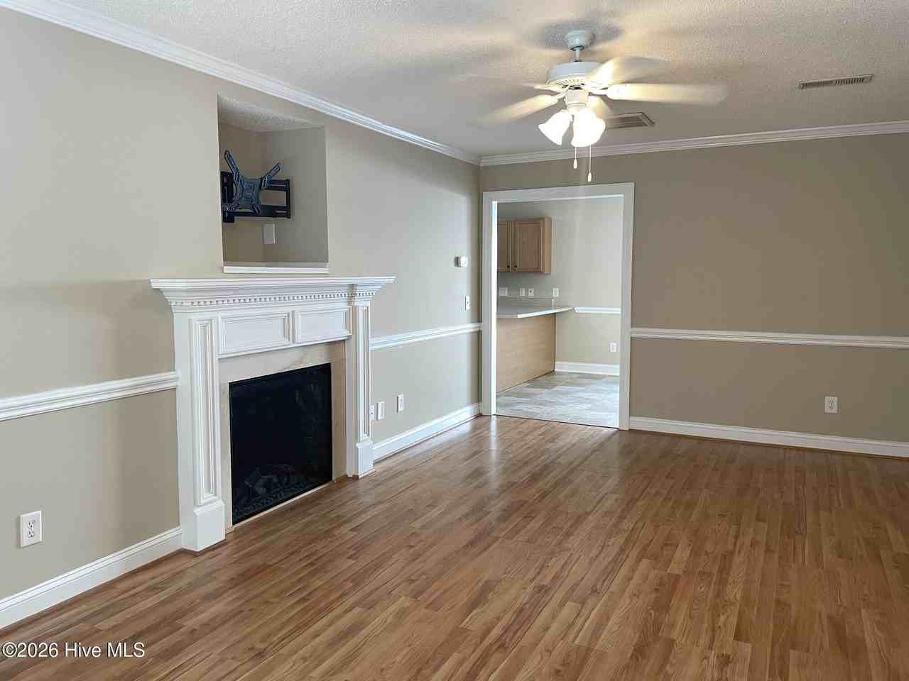 104 Chandler Dr #E - Photo 4 of 22