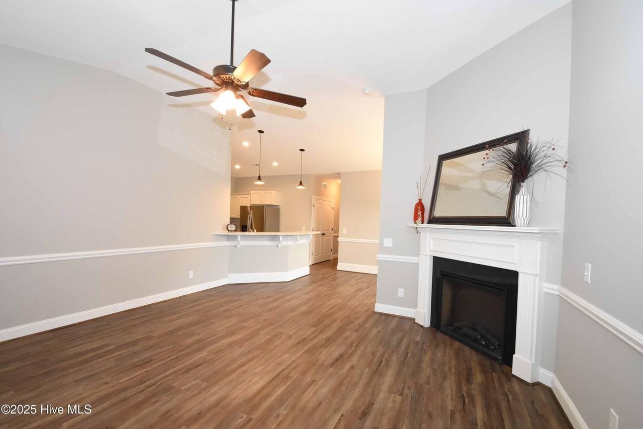 2248 Sweet Bay Dr #A - Photo 4 of 41