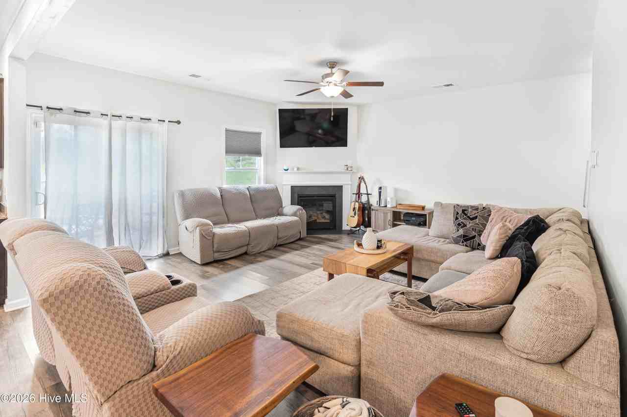4105 Thimbleberry Dr - Photo 7 of 26