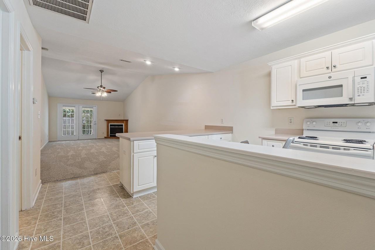 2242 Bridgeton Rd - Photo 3 of 12