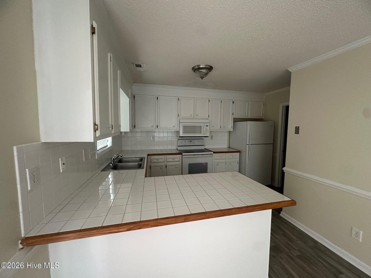 3939 Sterling Pointe Dr #SSS1 - Photo 4 of 13