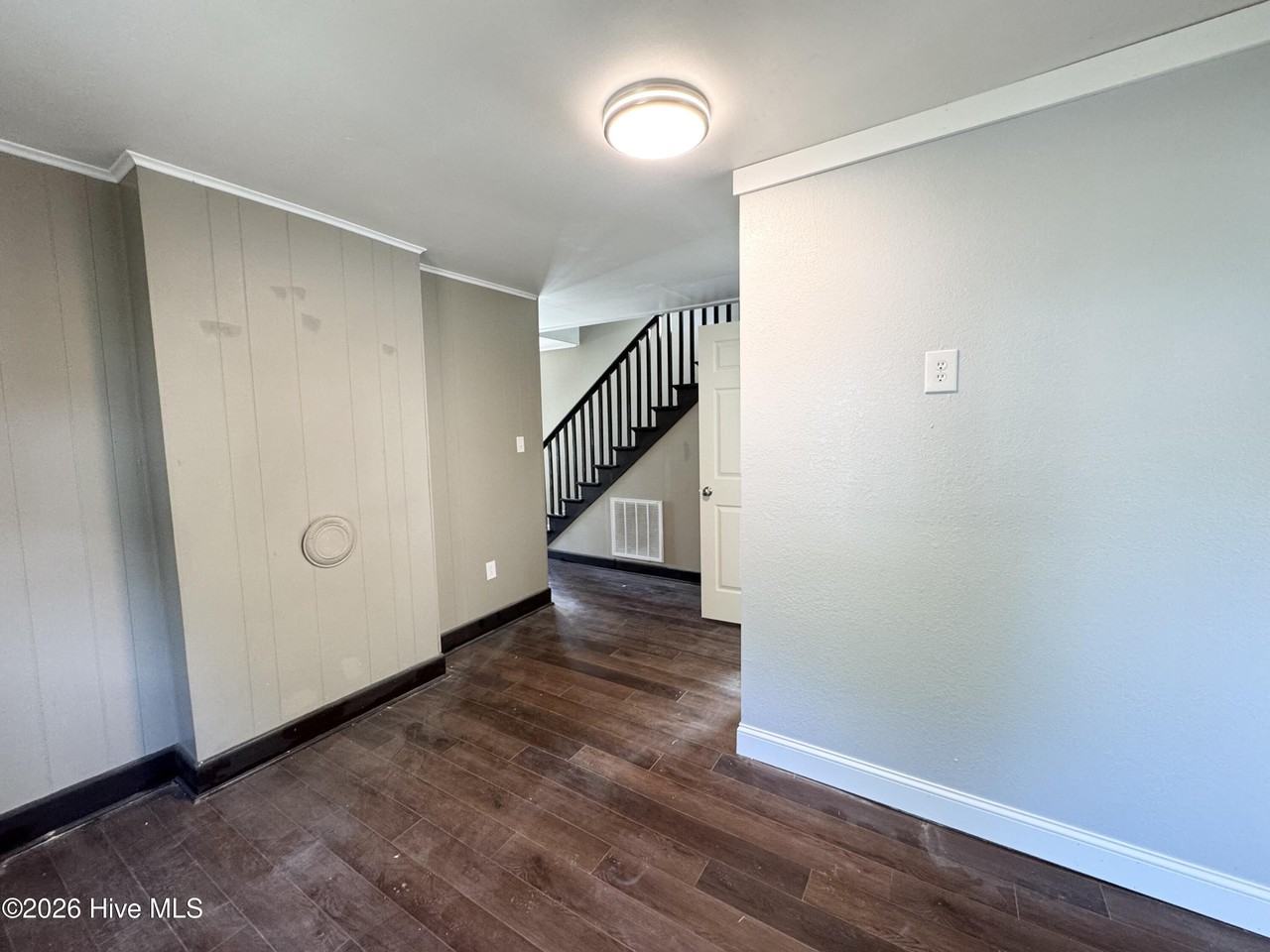 800 2nd St - Photo 6 of 13