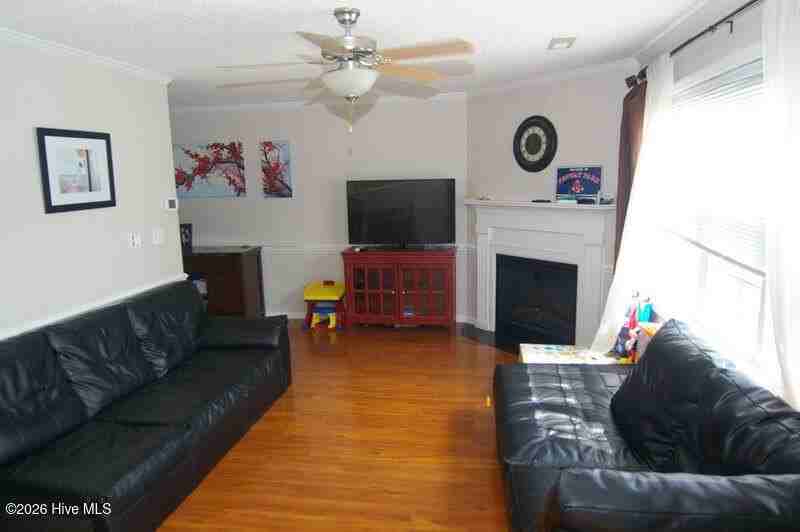 2325 Vineyard Dr #C8 - Photo 2 of 8