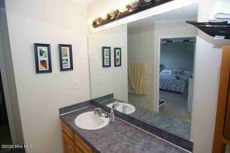2325 Vineyard Dr #C8 - Photo 6 of 8