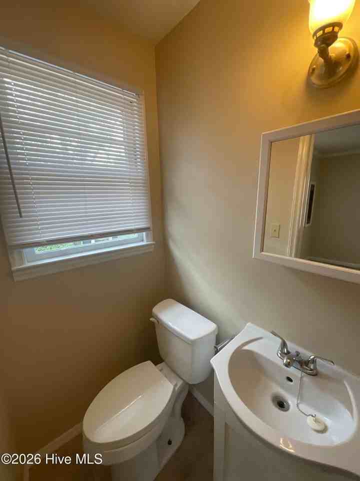 1548 1/2 Schley St - Photo 5 of 7