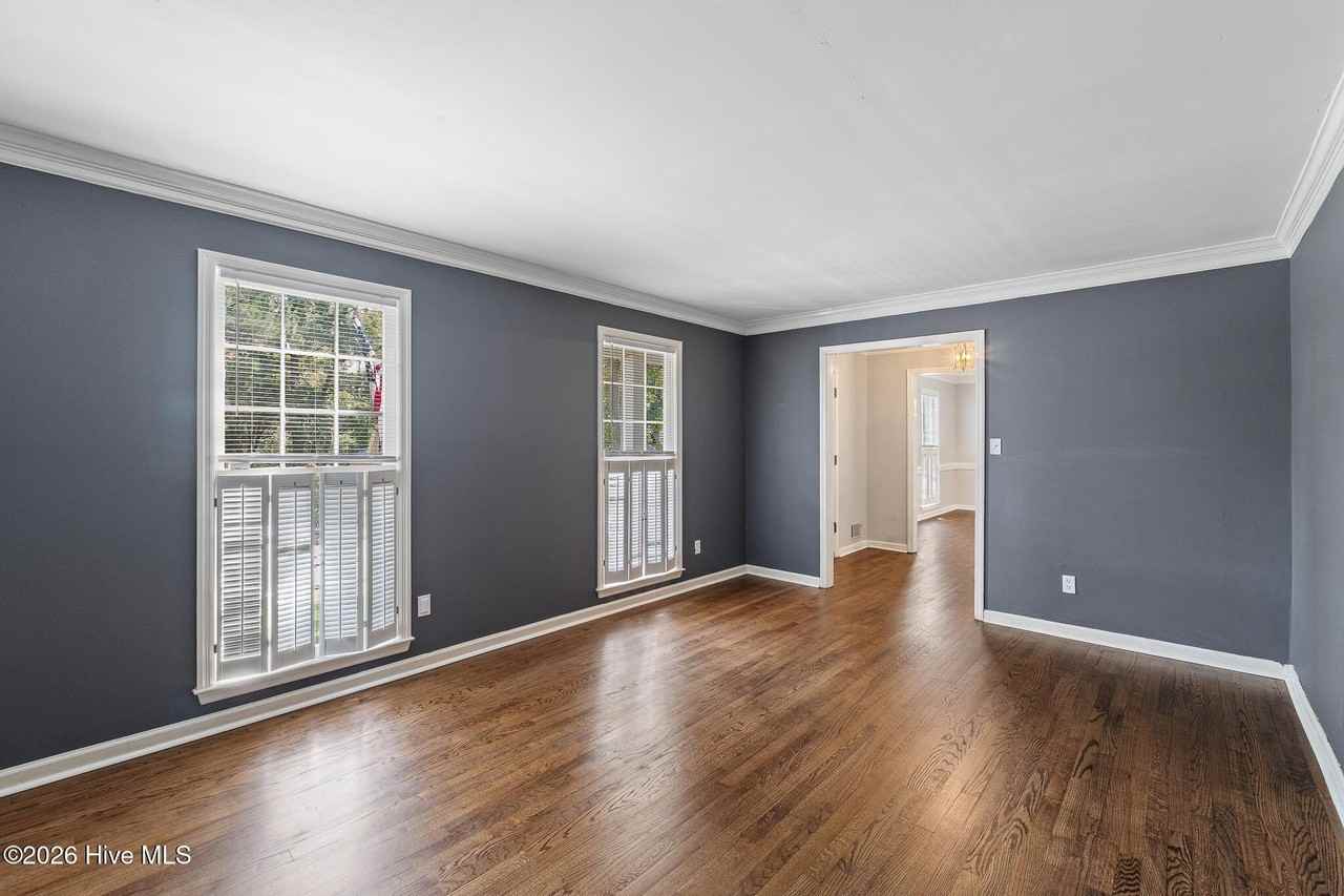 2706 Kipling Dr - Photo 5 of 29