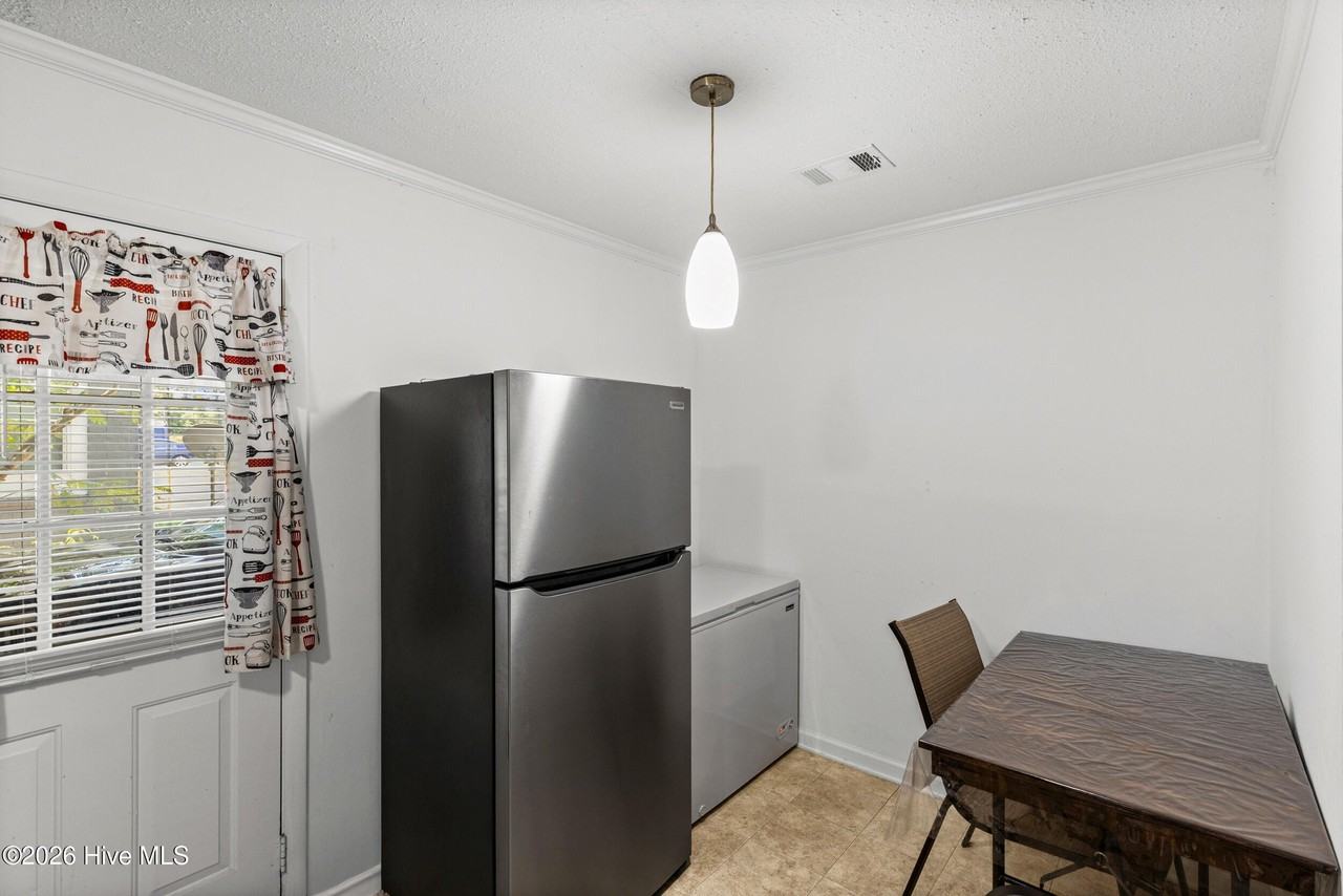 2426 N Carolina Ave - Photo 5 of 14