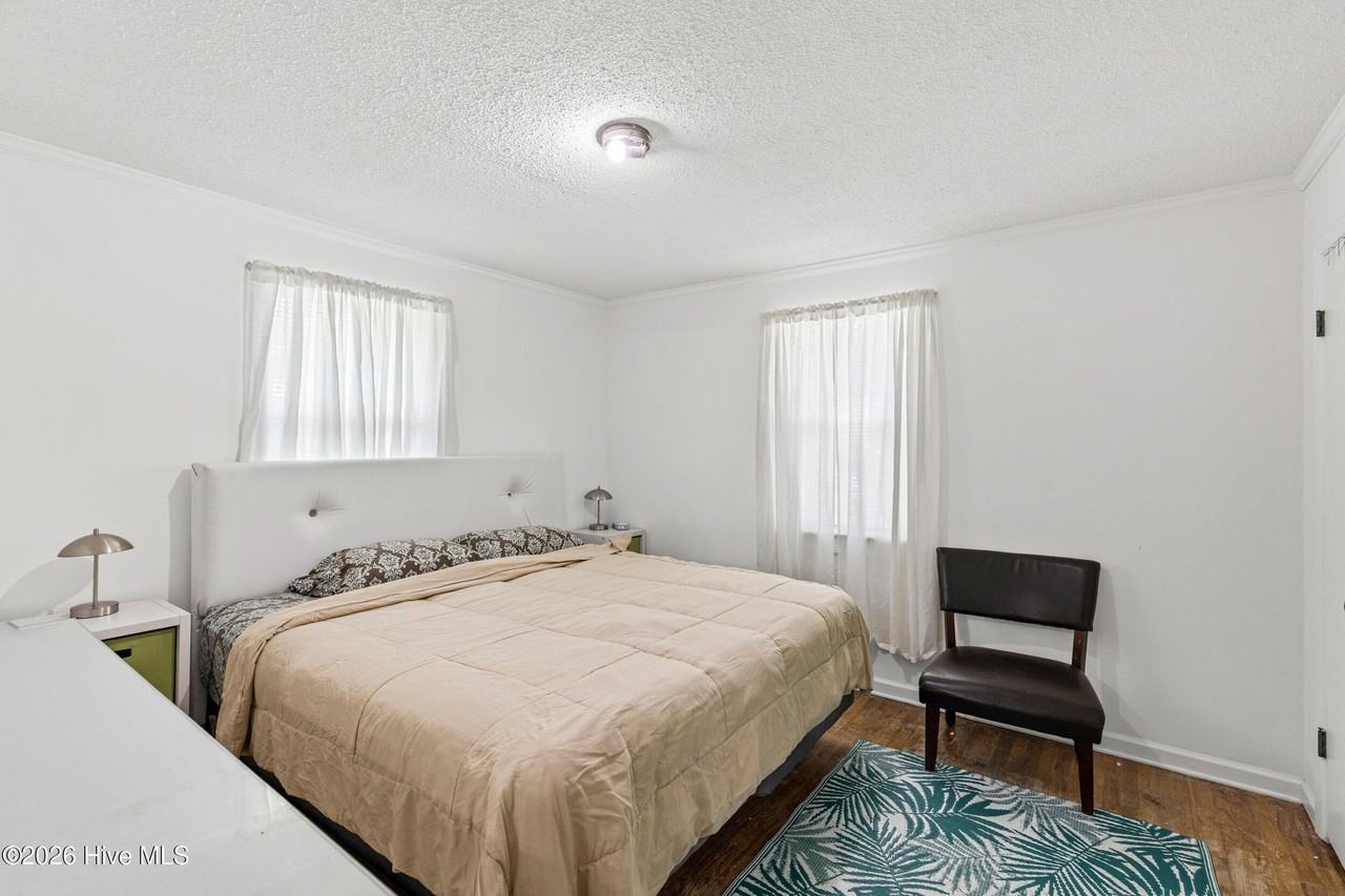 2426 N Carolina Ave - Photo 6 of 14