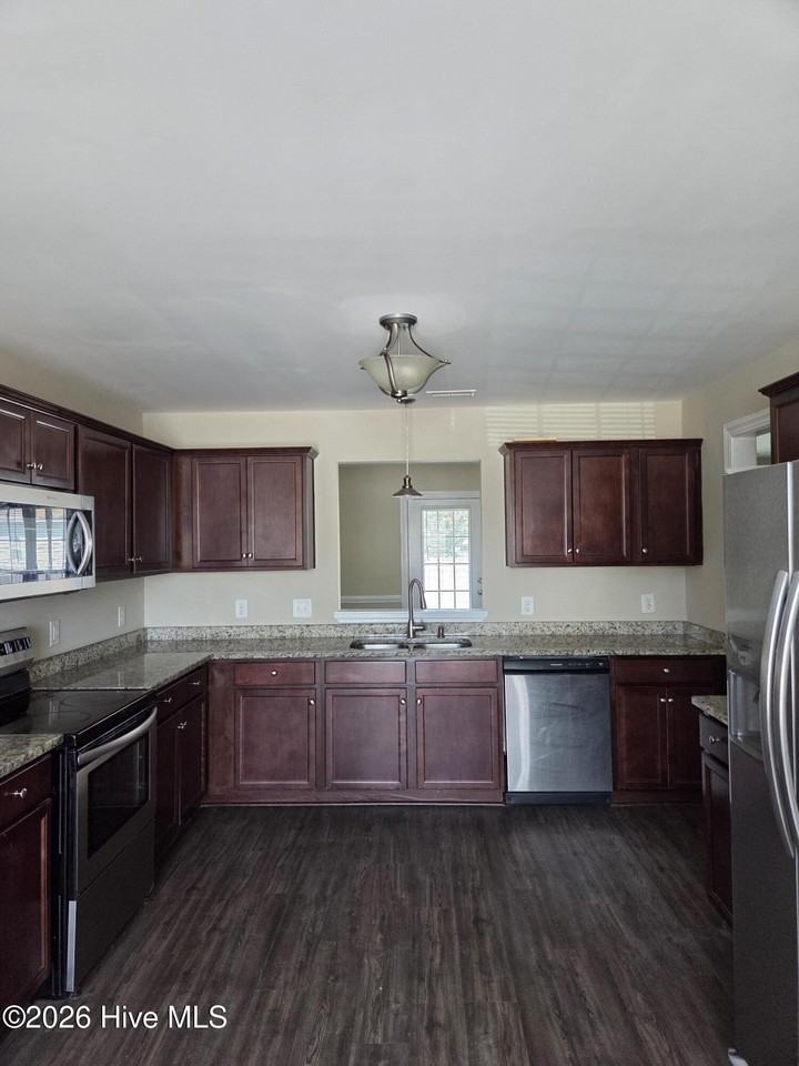 500 Hillshade Ct #B - Photo 5 of 26