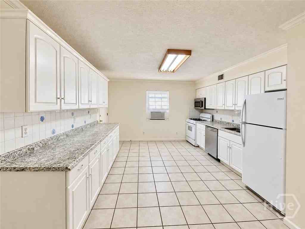 1315 Bonaventure Rd - Photo 5 of 17