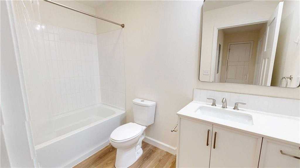 604 N Spring St - Photo 6 of 10