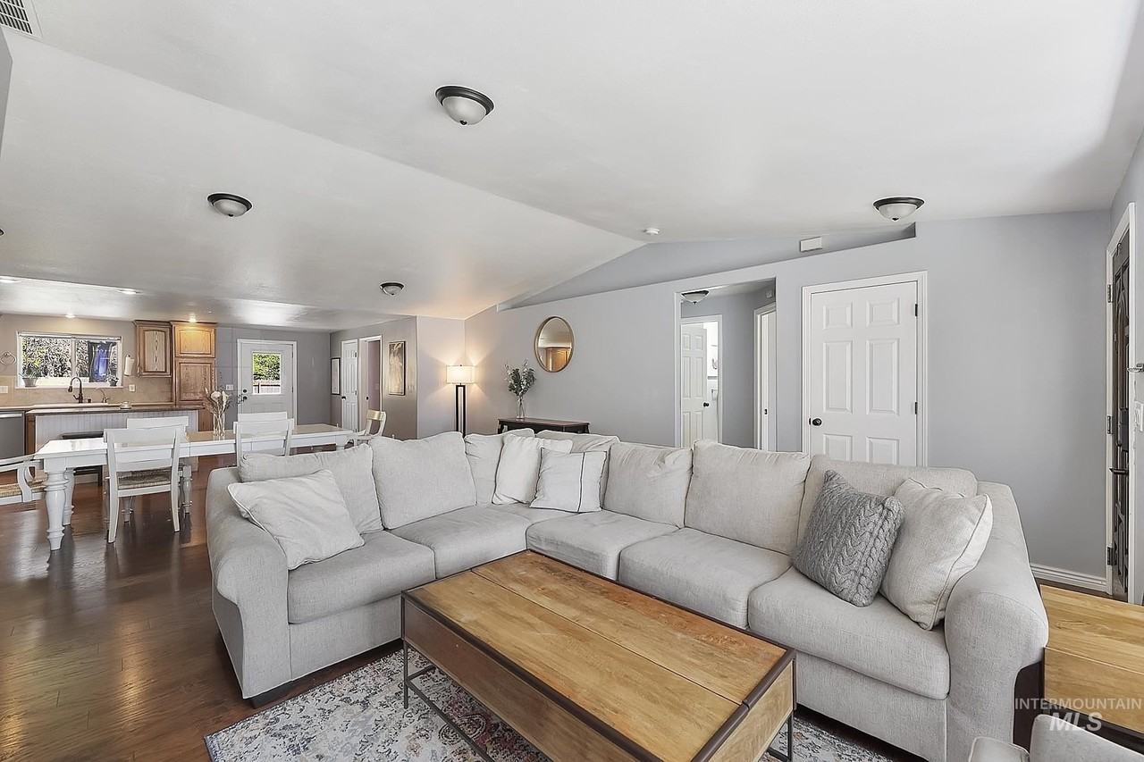 1803 Poplar St - Photo 7 of 36