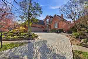 featured image of 417 Heathermoor Dr