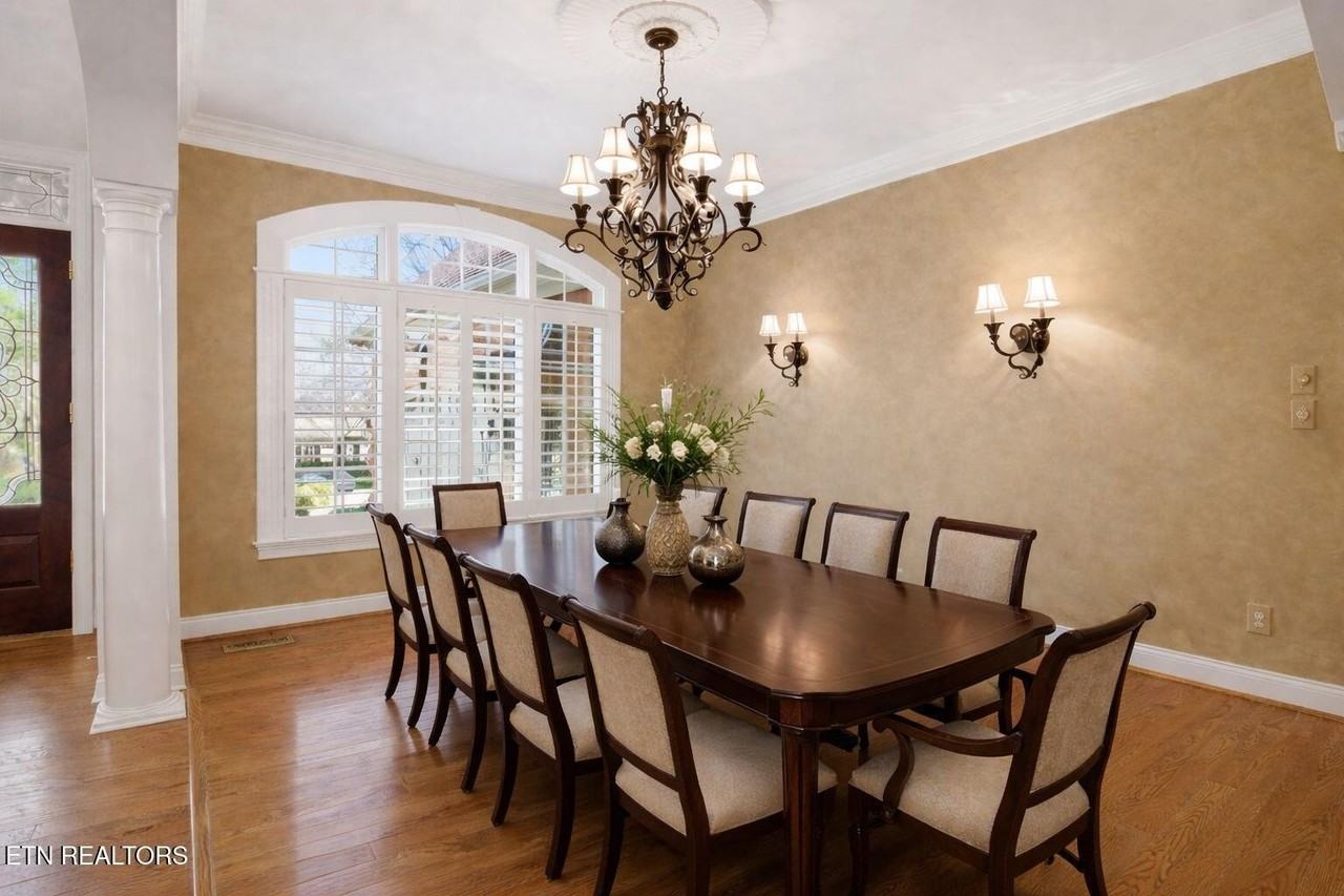 417 Heathermoor Dr - Photo 4 of 50