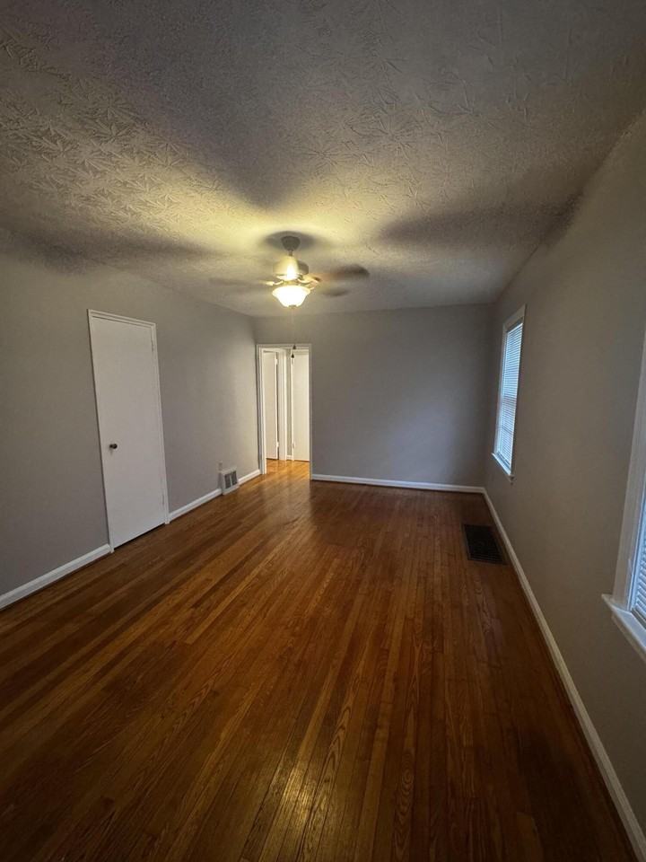 148 Shawnee Pl #2 - Photo 3 of 12