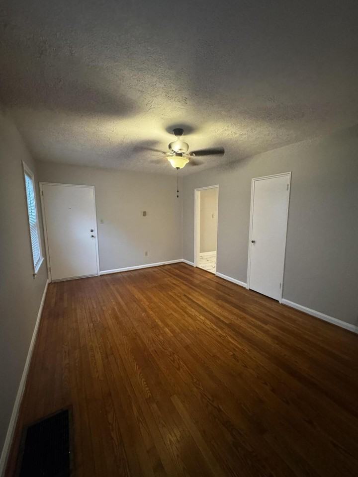 148 Shawnee Pl #2 - Photo 4 of 12