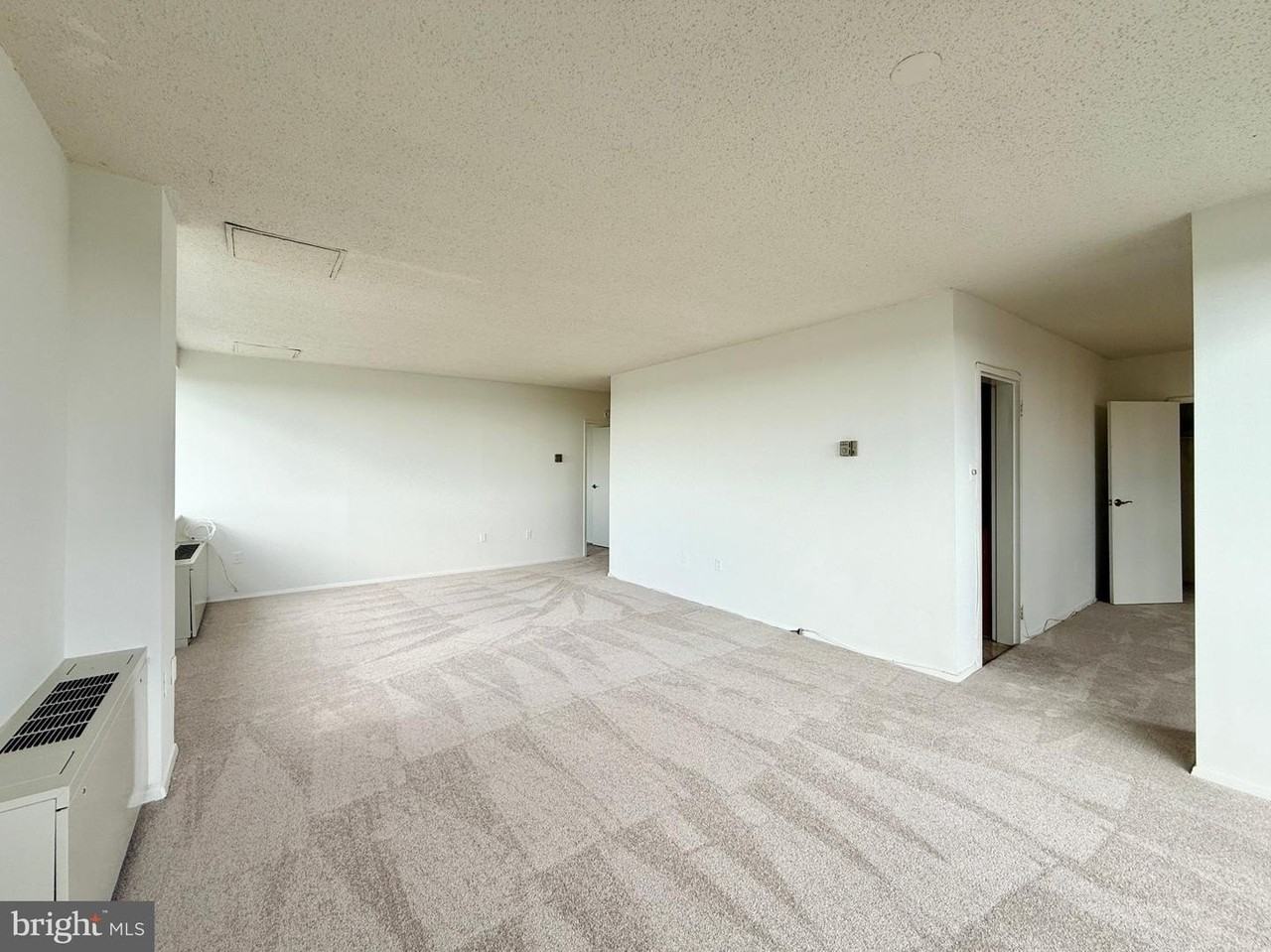 4141 N Henderson Rd - Photo 5 of 44